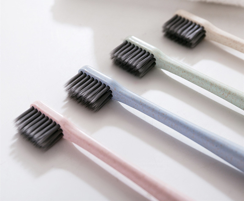 Toothbrush manufacturers teach you how to alleviate gingival bleeding