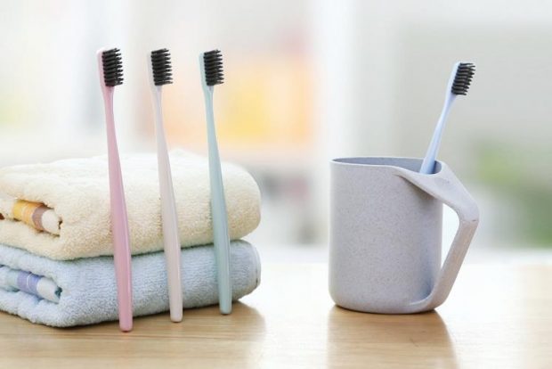 color toothbrush (1)